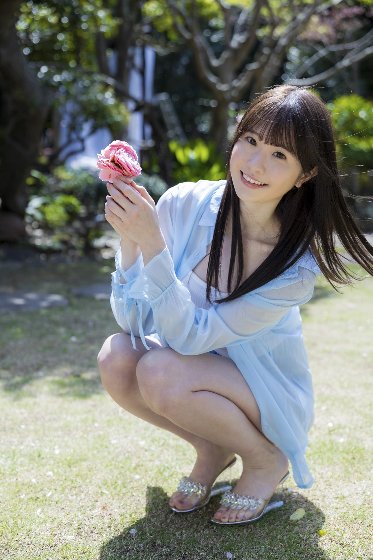 Emika Shirakami 白上咲花, ヌード写真集 「百花繚乱」 5
