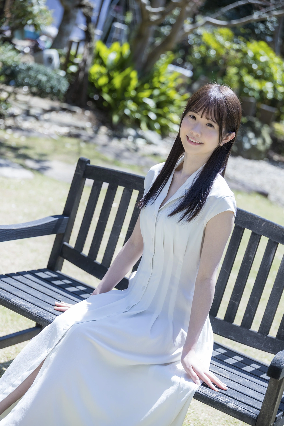 Emika Shirakami 白上咲花, ヌード写真集 「百花繚乱」 73