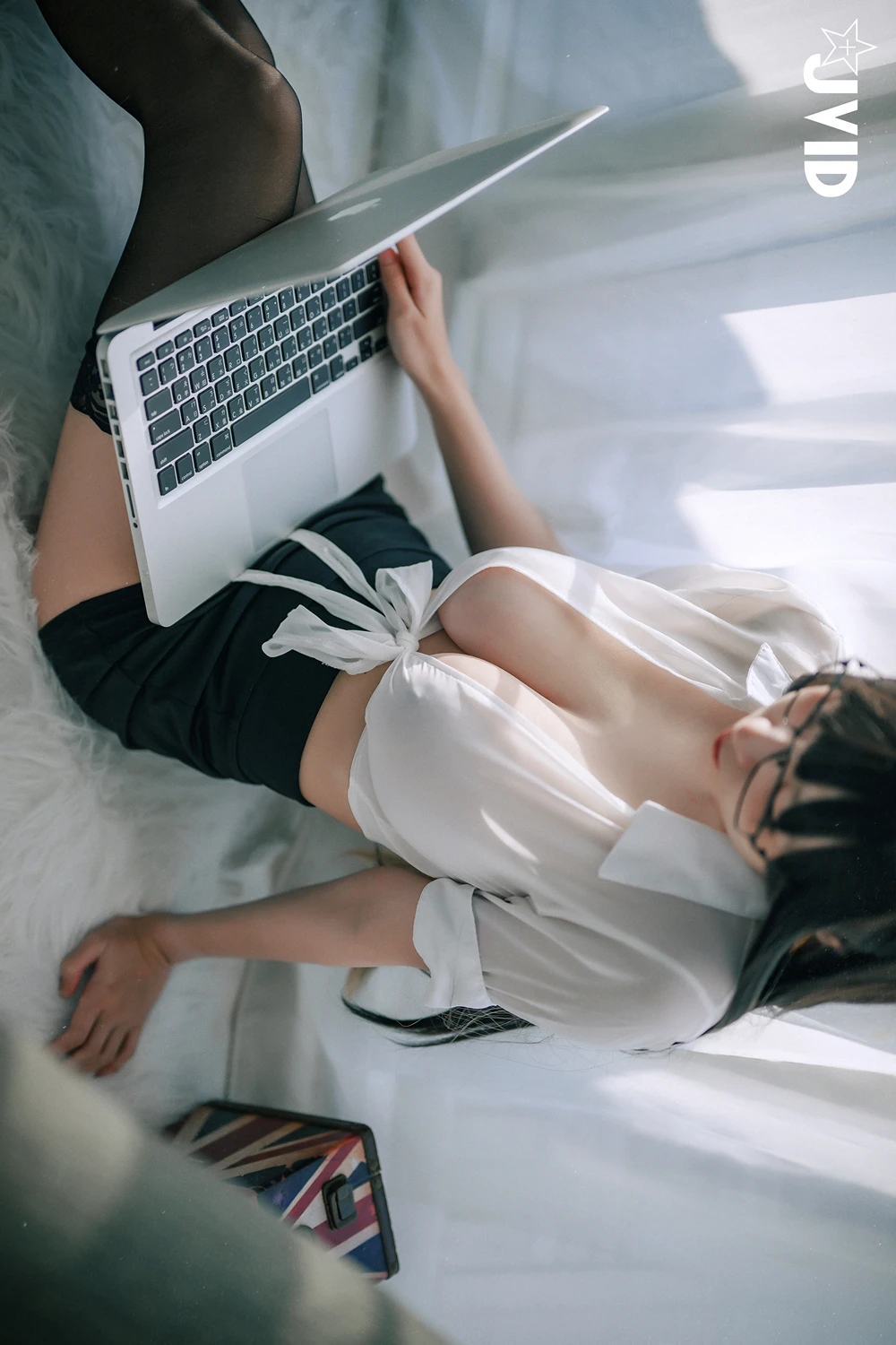 JVID 黎菲儿 – 超完美巨乳-色色的女同事加班时の脱衣诱惑 14