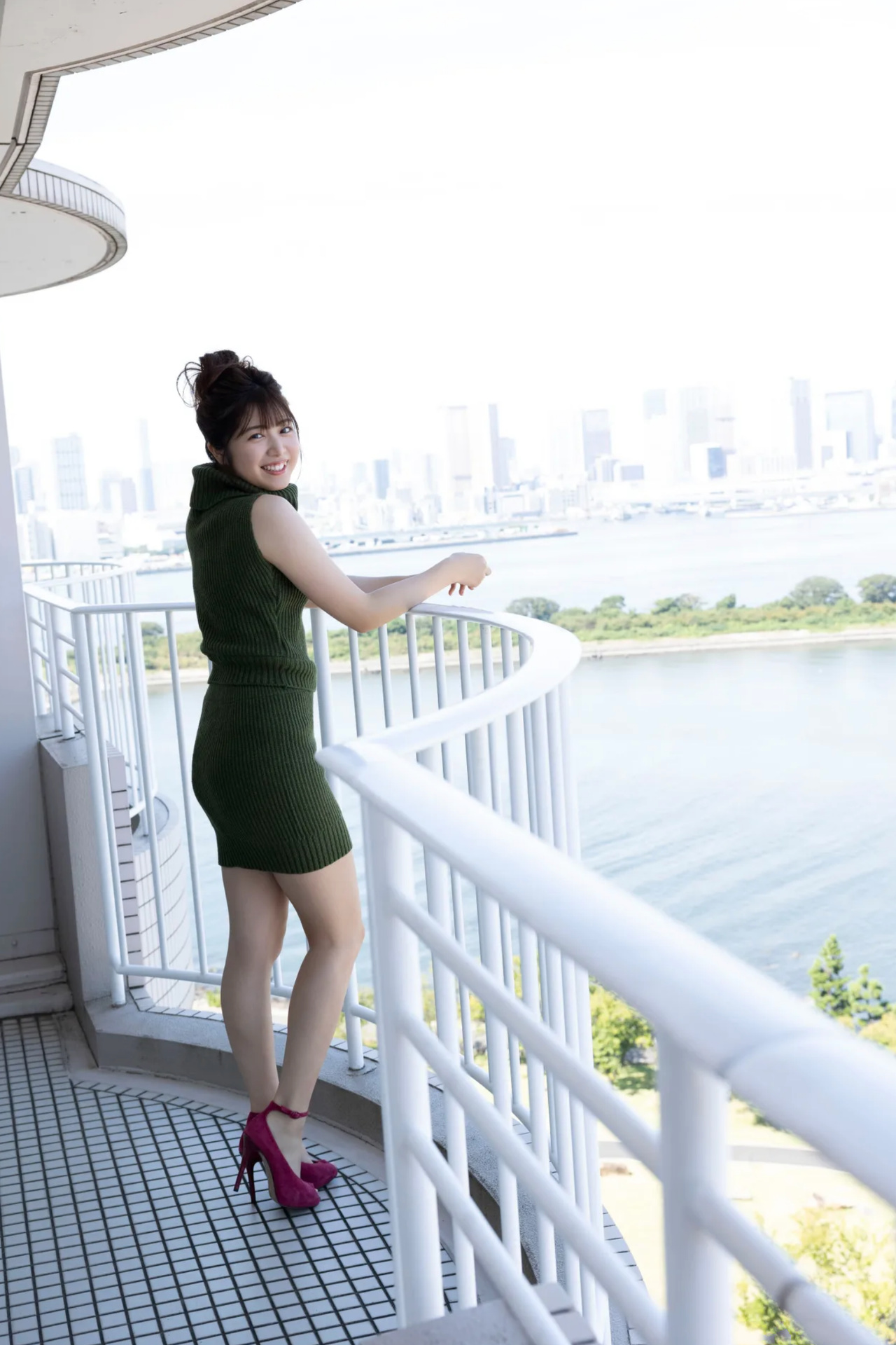 Rio Yoshida 吉田莉桜, ＦＲＩＤＡＹデジタル写真集 「祭りだ！完全未公開50カット」 Set.01