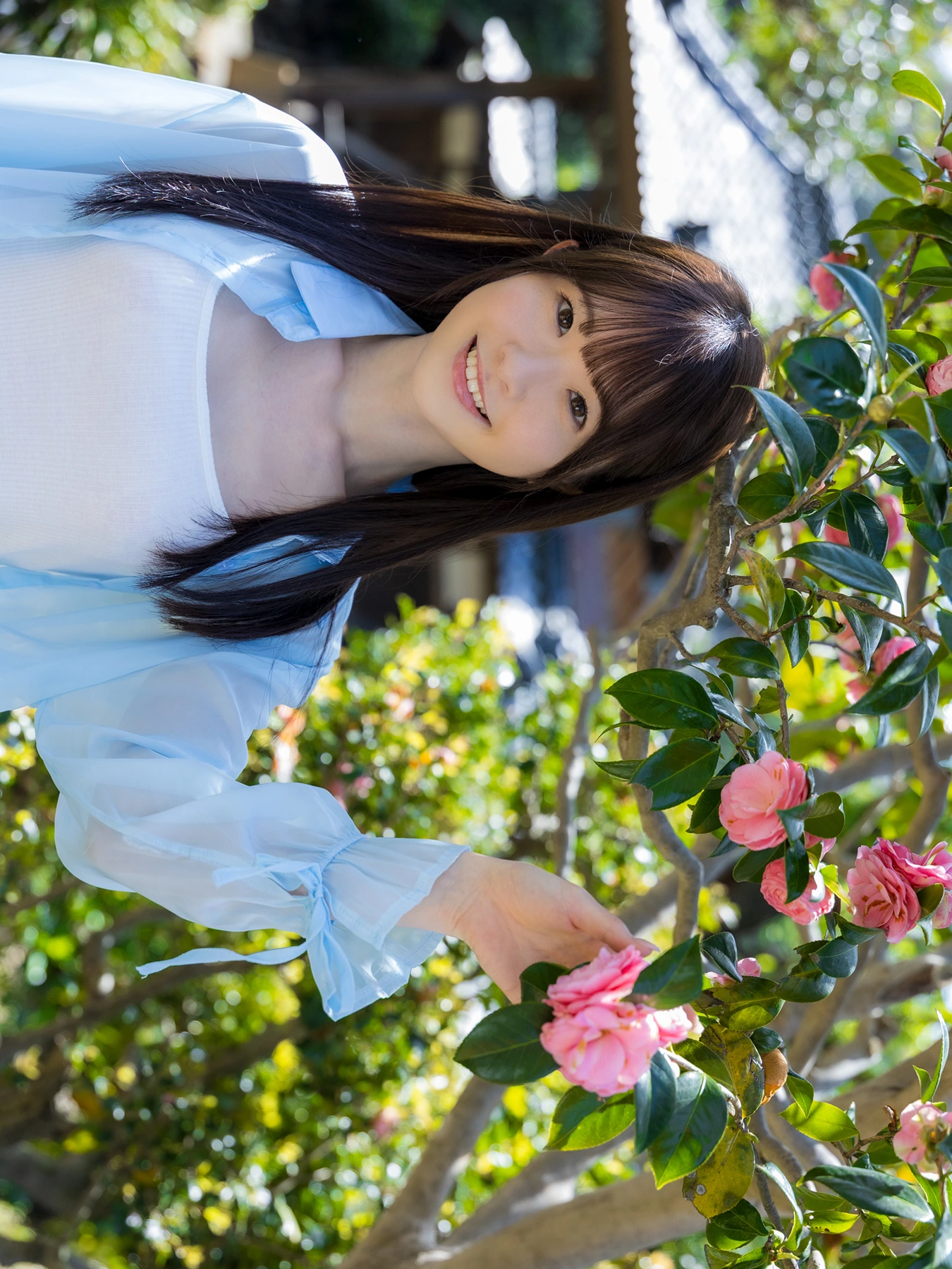 Emika Shirakami 白上咲花, ヌード写真集 「百花繚乱」 8