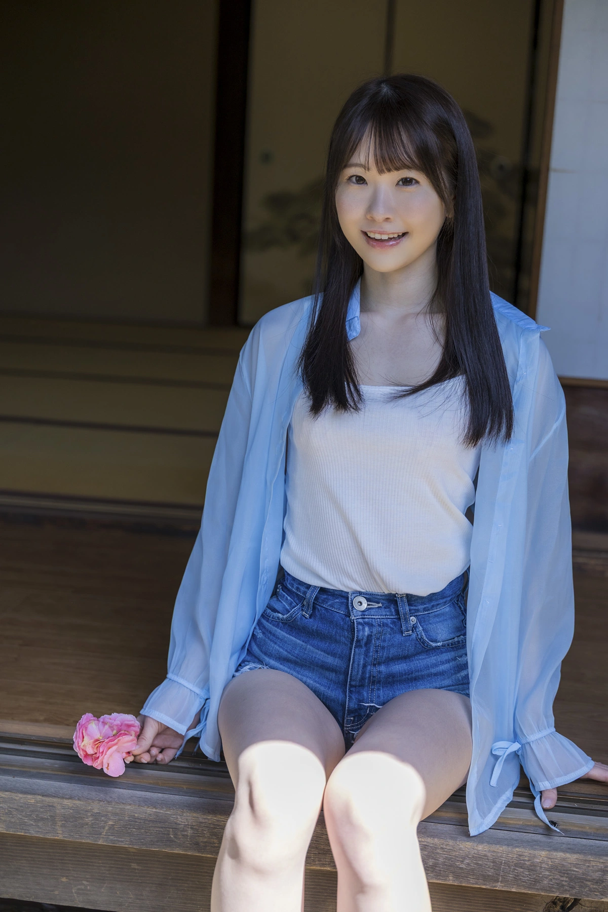 Emika Shirakami 白上咲花, ヌード写真集 「百花繚乱」 11